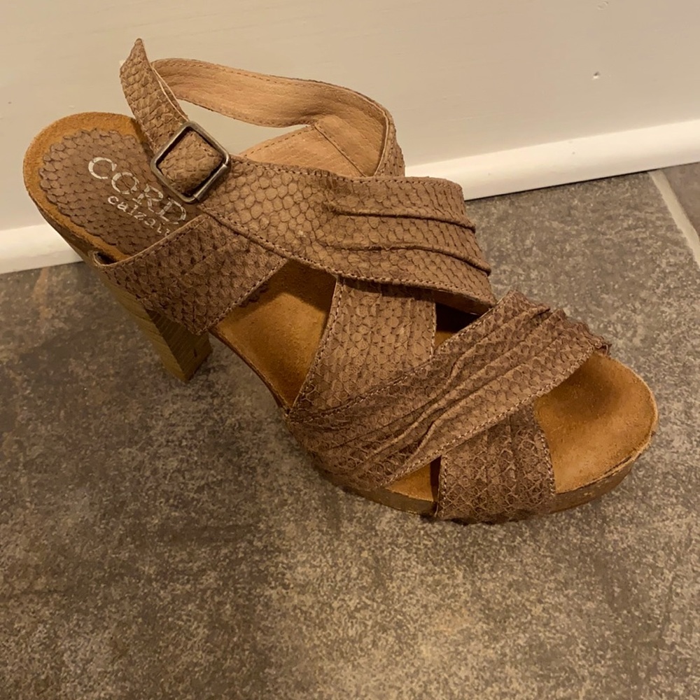 Cordani healed platform sandals